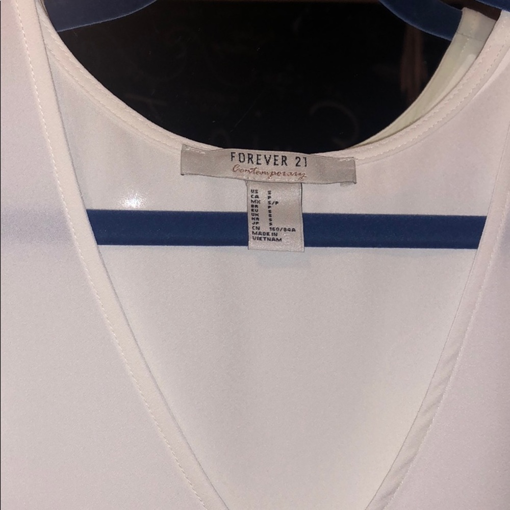 Blouse - Picture 2 of 4